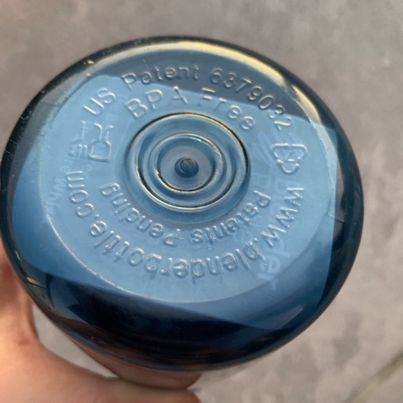 Ketolent Blender Bottle Clear Blue Rubber 26oz NWT - Picture 4 of 6